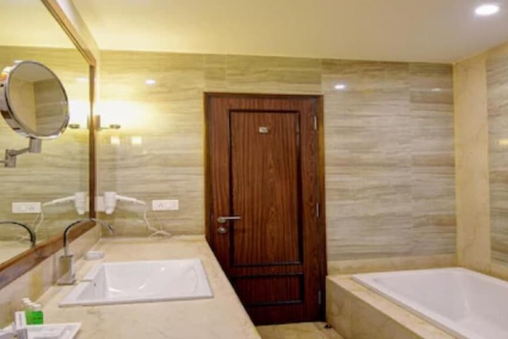 Room 16 of 41