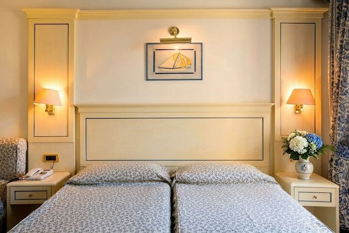 Room 8 of 29