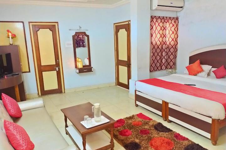Room 9 of 36