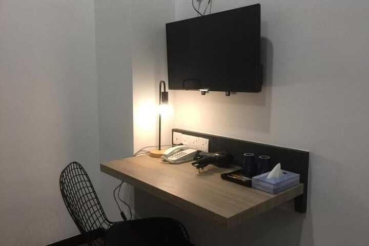 Room 9 of 35