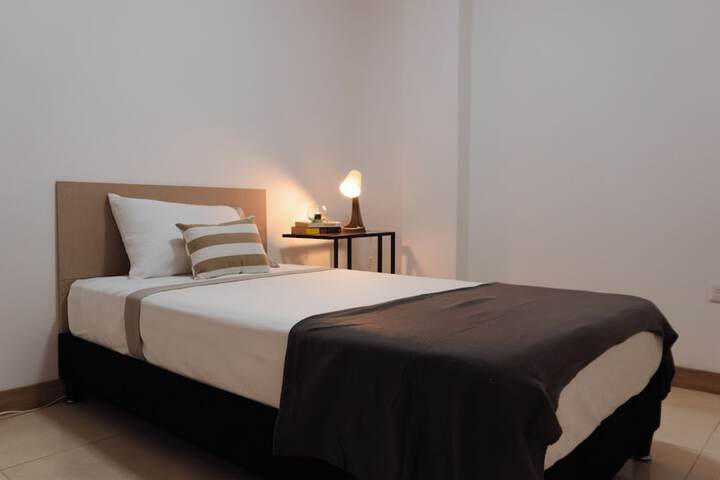Room 6 of 24