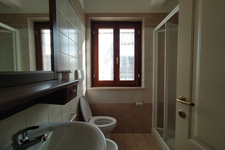 Room 25 of 42