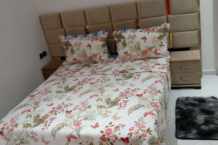 Room 8 of 9