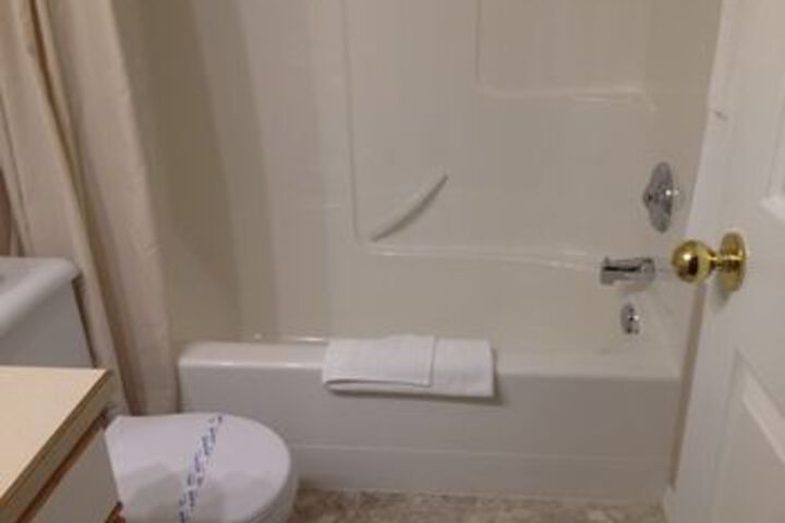 Room 12 of 33
