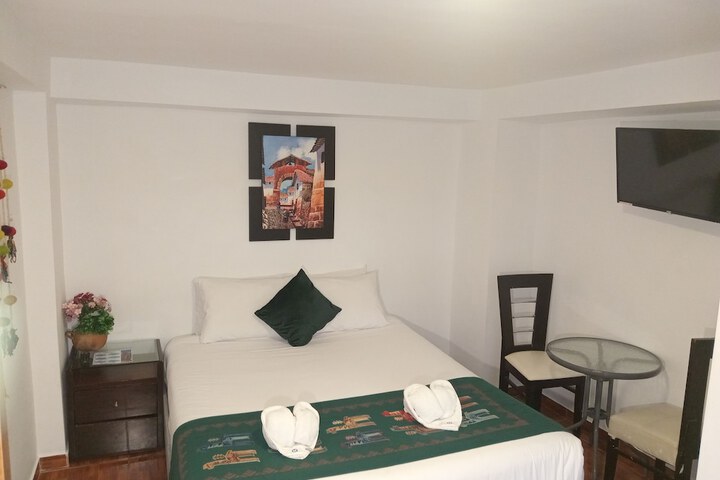 Room 4 of 33