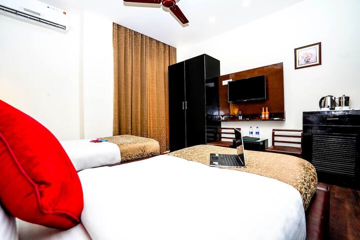 Room 11 of 35