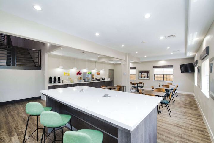 Breakfast area