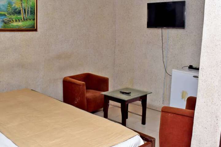 Room 7 of 23