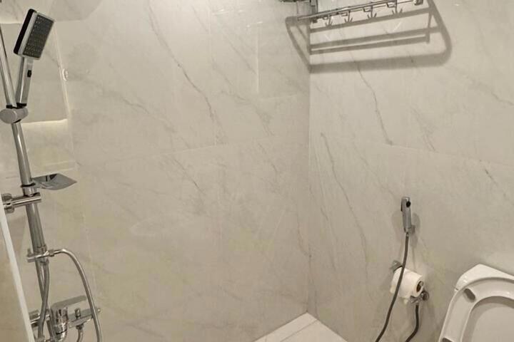 Room 2 of 32