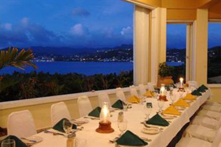 Dining 16 of 18