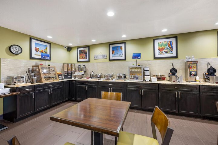 Breakfast area
