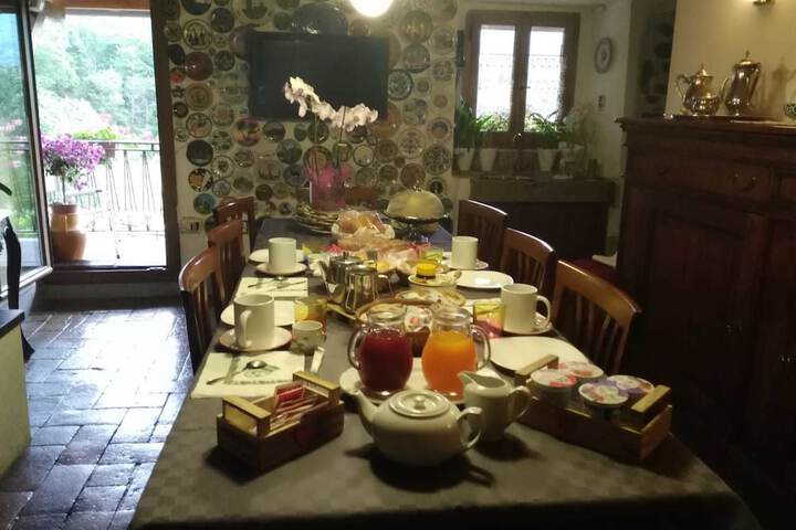 Breakfast/Coffee Service 30 of 60