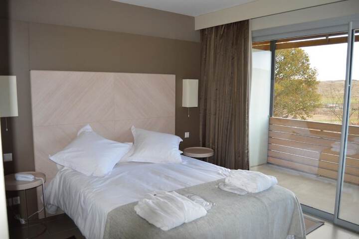 Room 10 of 37