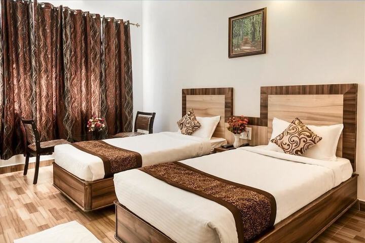 Room 8 of 25