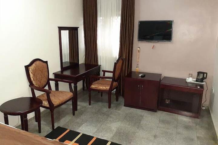 Room 5 of 50