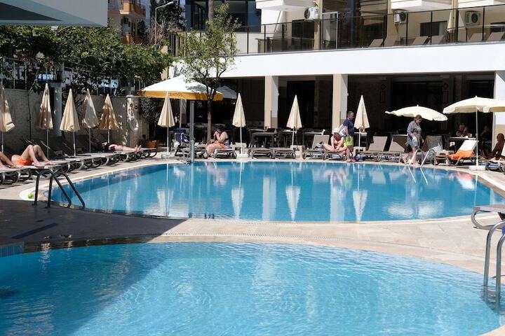 Hotel 16 of 16