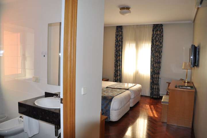 Room 4 of 29