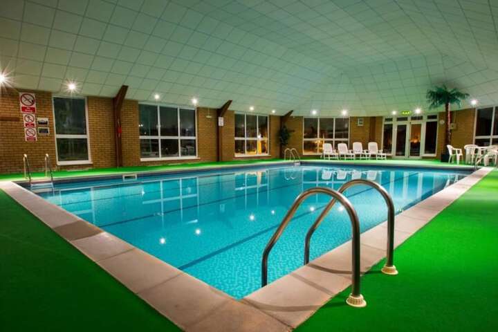 Pool Hotel
