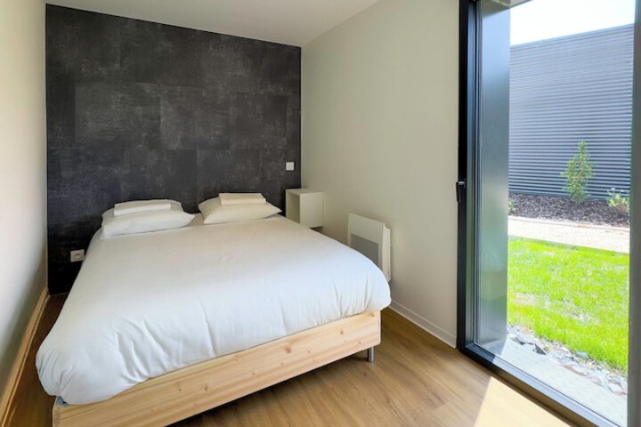 Room 4 of 24