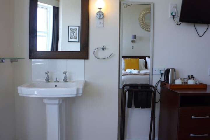 Room 82 of 162