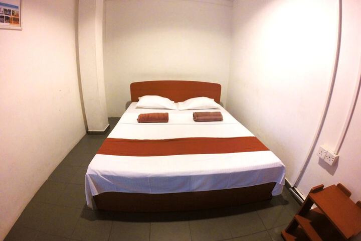 Room 6 of 29