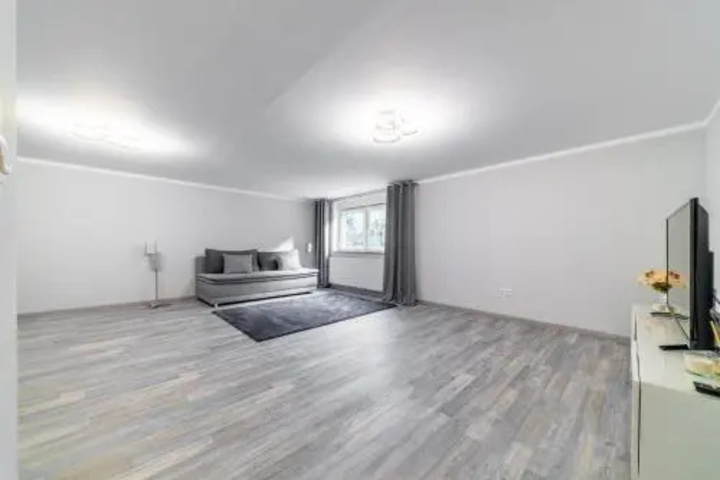 Room 2 of 8