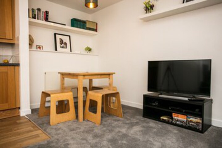 Room 4 of 24