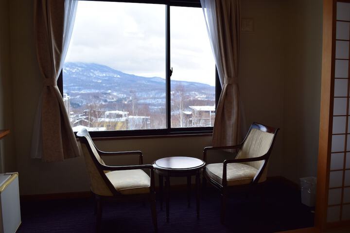 Room 13 of 94