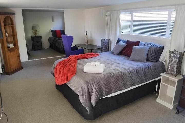 Room 2 of 34