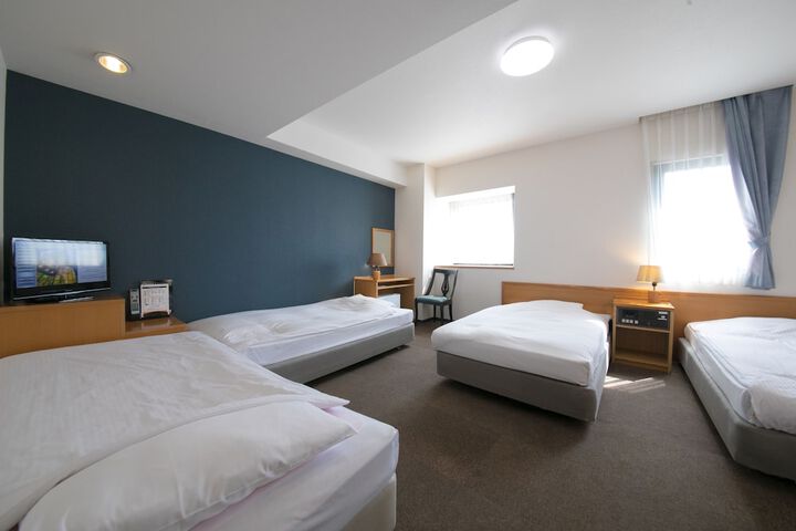 Room 6 of 44