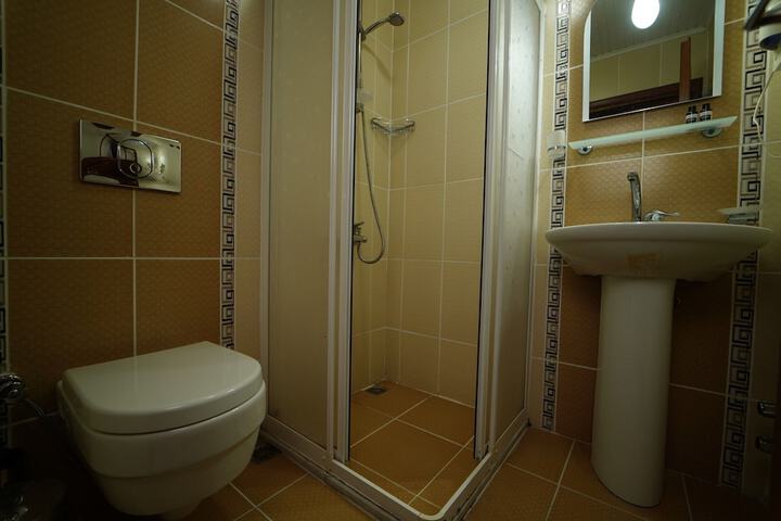 Room 26 of 48