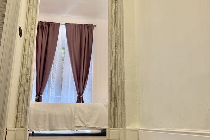 Room 32 of 59
