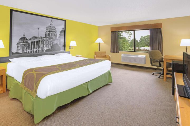 1 King Bed (3 of 15)
