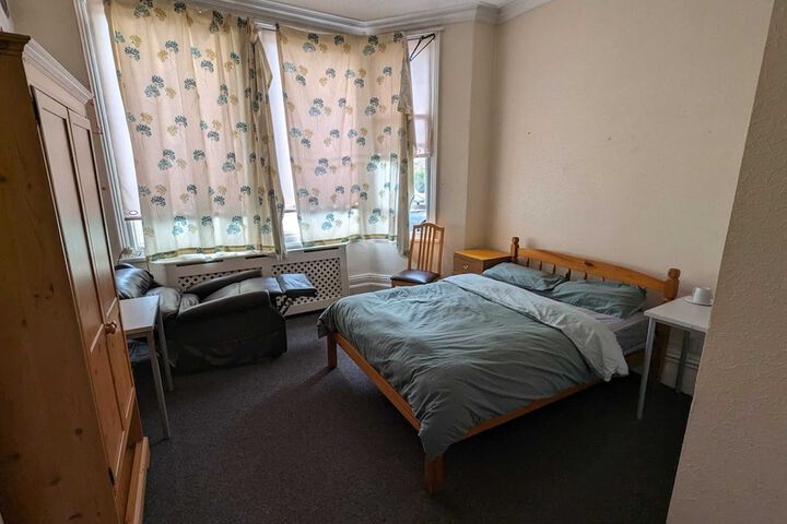 Room 8 of 25