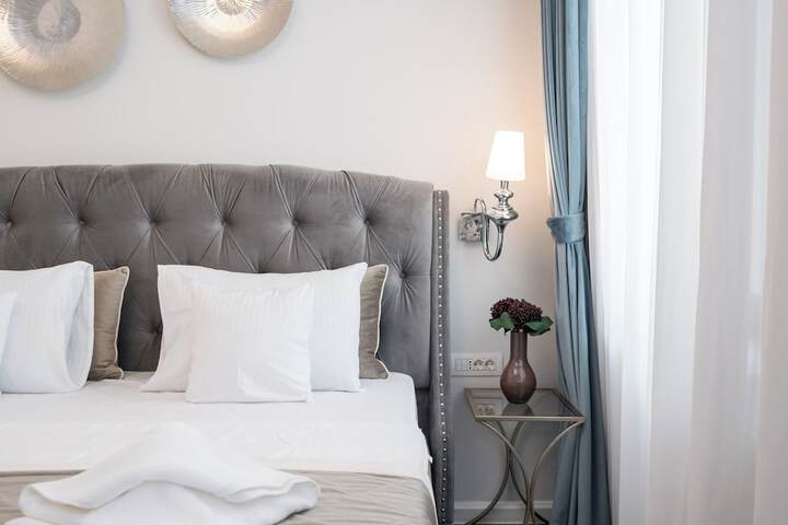 Room 47 of 208