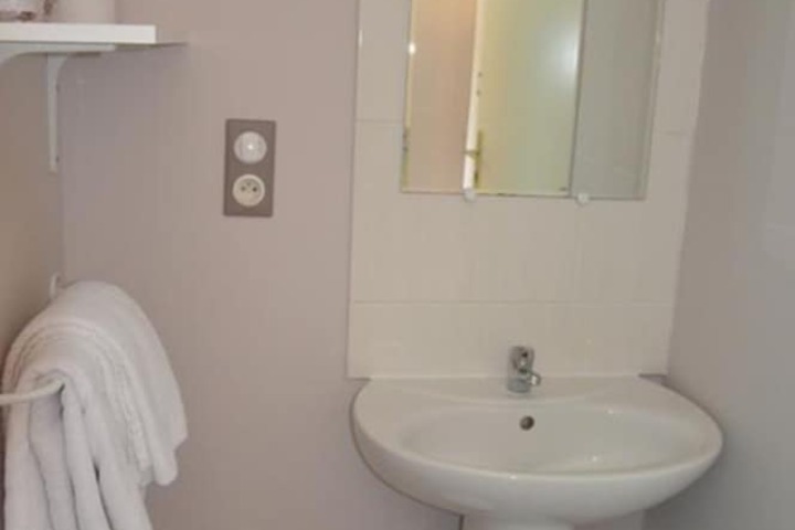 Room 9 of 22