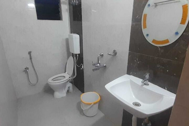 Room 100 of 125