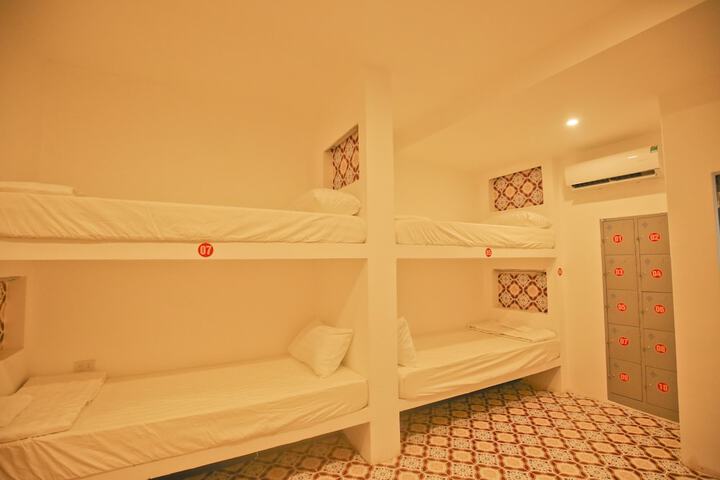 Room 8 of 113