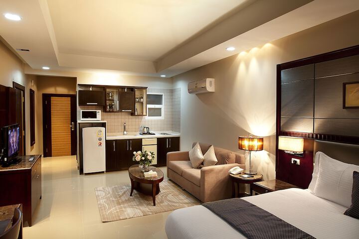 Room 10 of 33