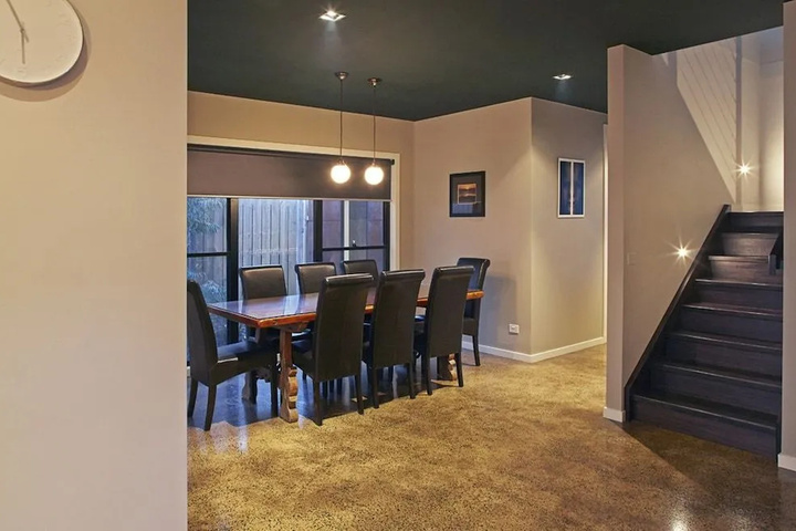 Room 9 of 12