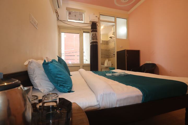 Room 4 of 46
