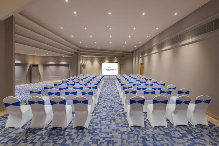 Ballroom/Hall 18 of 20