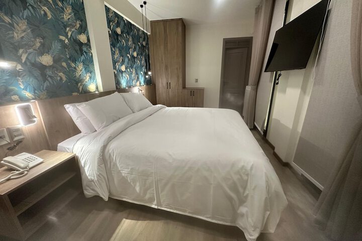 Room 3 of 19