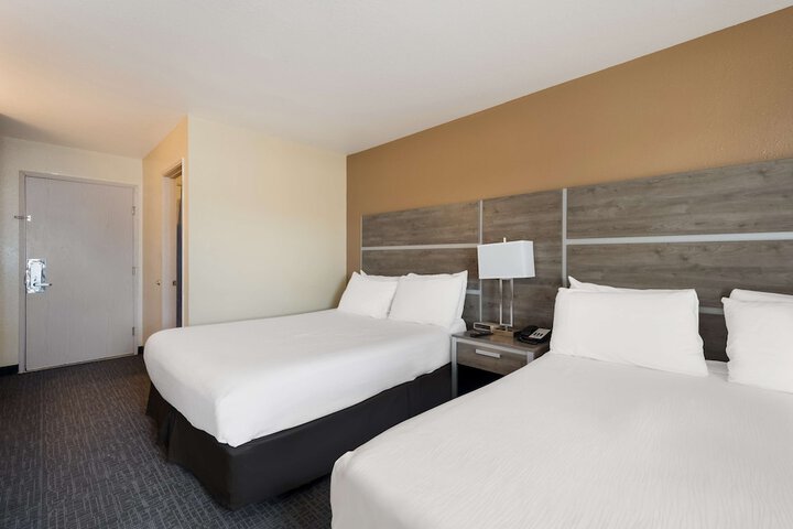 Room 11 of 27