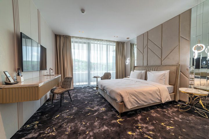 Room 7 of 37