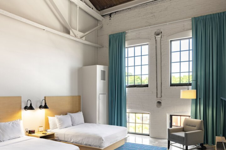2 Queen Beds (2 of 10)
