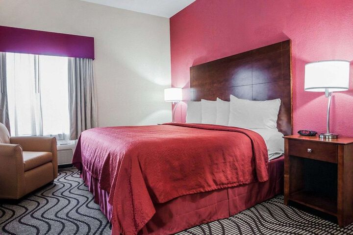 1 King Bed (1 of 12)