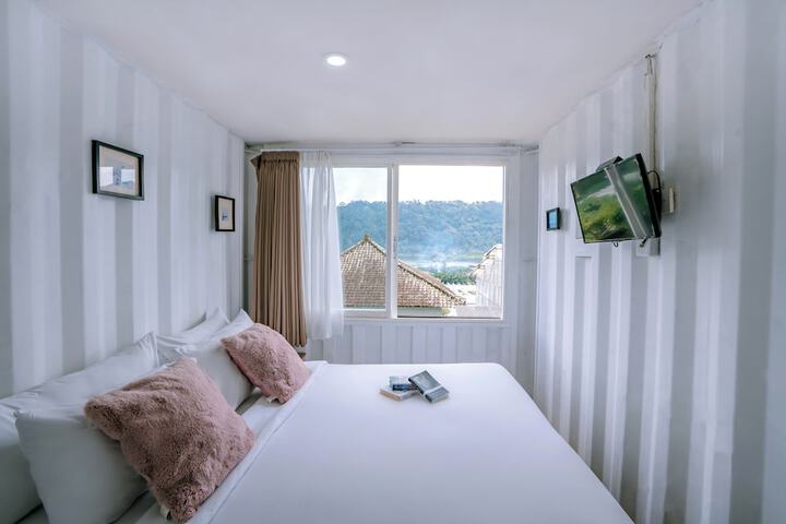 Room 14 of 39