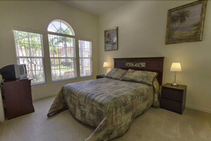 Room 14 of 18