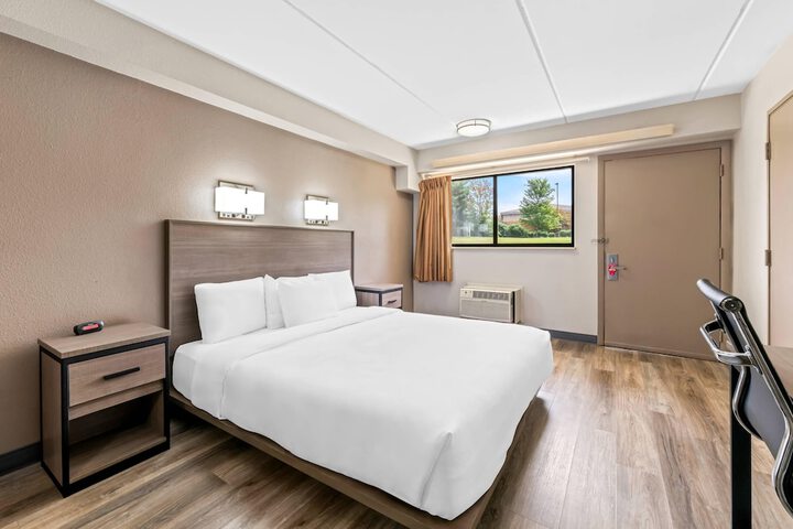 Room 27 of 40